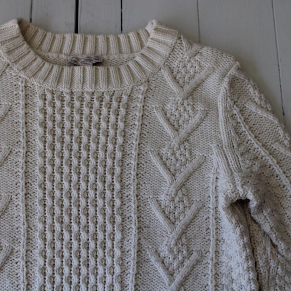 White Crewneck Pullover Cable Knit Sweater - Picture 2 of 8